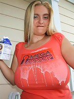 April Mckenzie exposes massive juggs