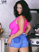 XLGirls Presents: 100% Natural Plump & Stucked
